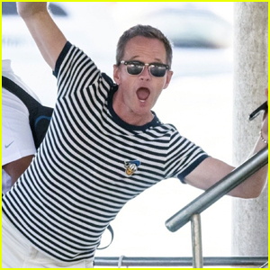 Neil Patrick Harris Goofs Off for the Cameras on Vacation in Italy!