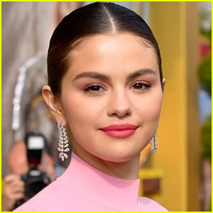 Selena Gomez Says The Viral Photos Of Her Covered In Blood From 'Only Murders in The Building Set' Aren't What They Look Like