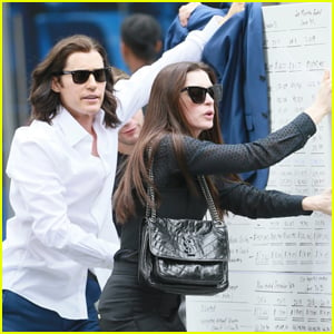 Anne Hathaway & Jared Leto Push a White Board Across the Street While Filming 'WeCrashed'
