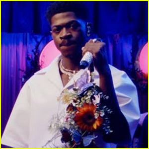 Lil Nas X Covers Dolly Parton's 'Jolene' - Watch!