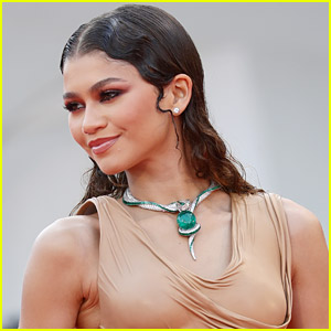 Zendaya's Show Stopping Emerald Necklace She Wore at Venice Film Festival Is 93 Carats!