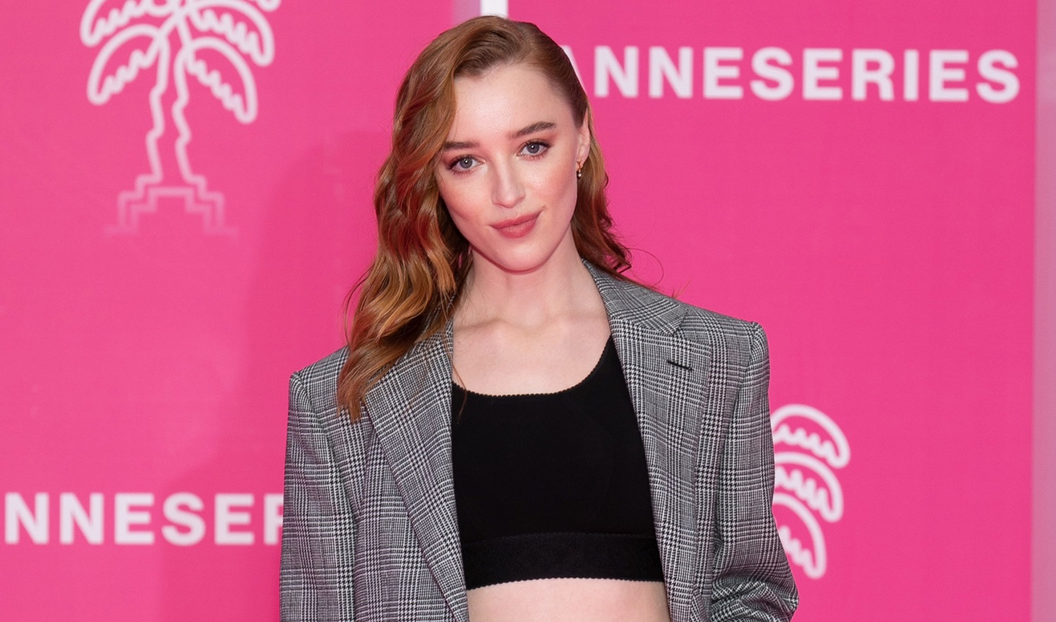 Bridgerton’s Phoebe Dynevor Looks So Fierce While Being Honored at