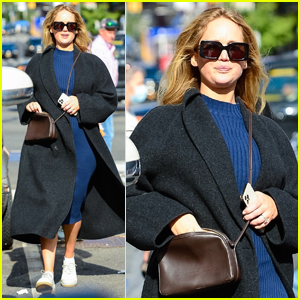 Jennifer Lawrence Covers Up Her Baby Bump While Out Running Errands in NYC