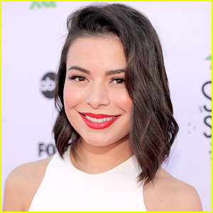 Miranda Cosgrove Has A Mysterious Hole in Her Leg From Her 2011 Bus Accident