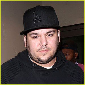 Rob Kardashian Seen in Rare New Photo During Dinner with His Siblings!
