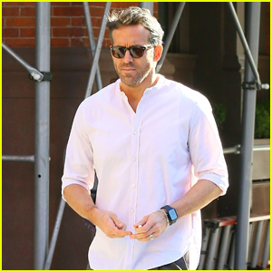 Ryan Reynolds Keeps Things Cool & Casual During Afternoon Walk in NYC