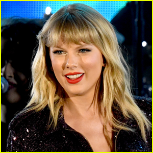 Taylor Swift is Showing Off Her Cute & 'Nutty' Halloween Costume!
