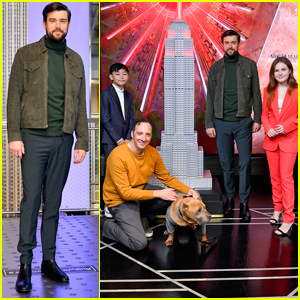 Tony Hale & Jack Whitehall Join Their 'Clifford the Big Red Dog' Co-Stars to Light Up the Empire State Building!