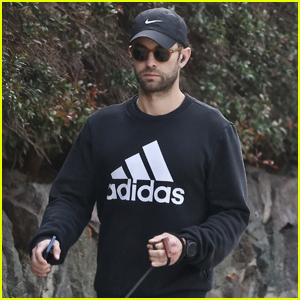 Chace Crawford Gets in Some