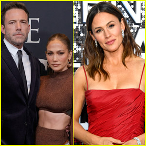 Jennifer Garner, Ben Affleck & Jennifer Lopez Went Trick-or-Treating Together with Their Kids
