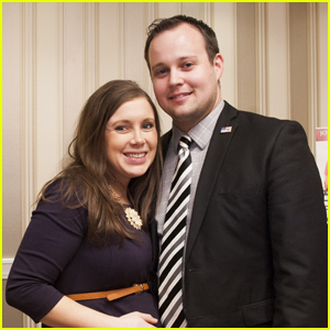 Josh Duggar's Wife Anna Gives Birth to Their Seventh Child Amid His Child Pornography Charges