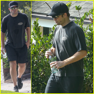 Robert Pattinson Heads Home After a Private Tennis Lesson