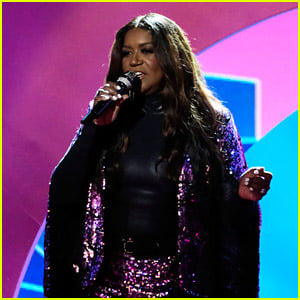 Wendy Moten Suffers Fall During 'The Voice' Live Show, Update Provided on Her Condition