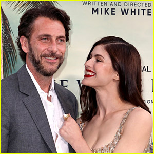 Alexandra Daddario Is Engaged to Andrew Form!