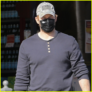 Chris Pratt Tries to Keep Low Profile While Grocery Shopping in Santa Monica