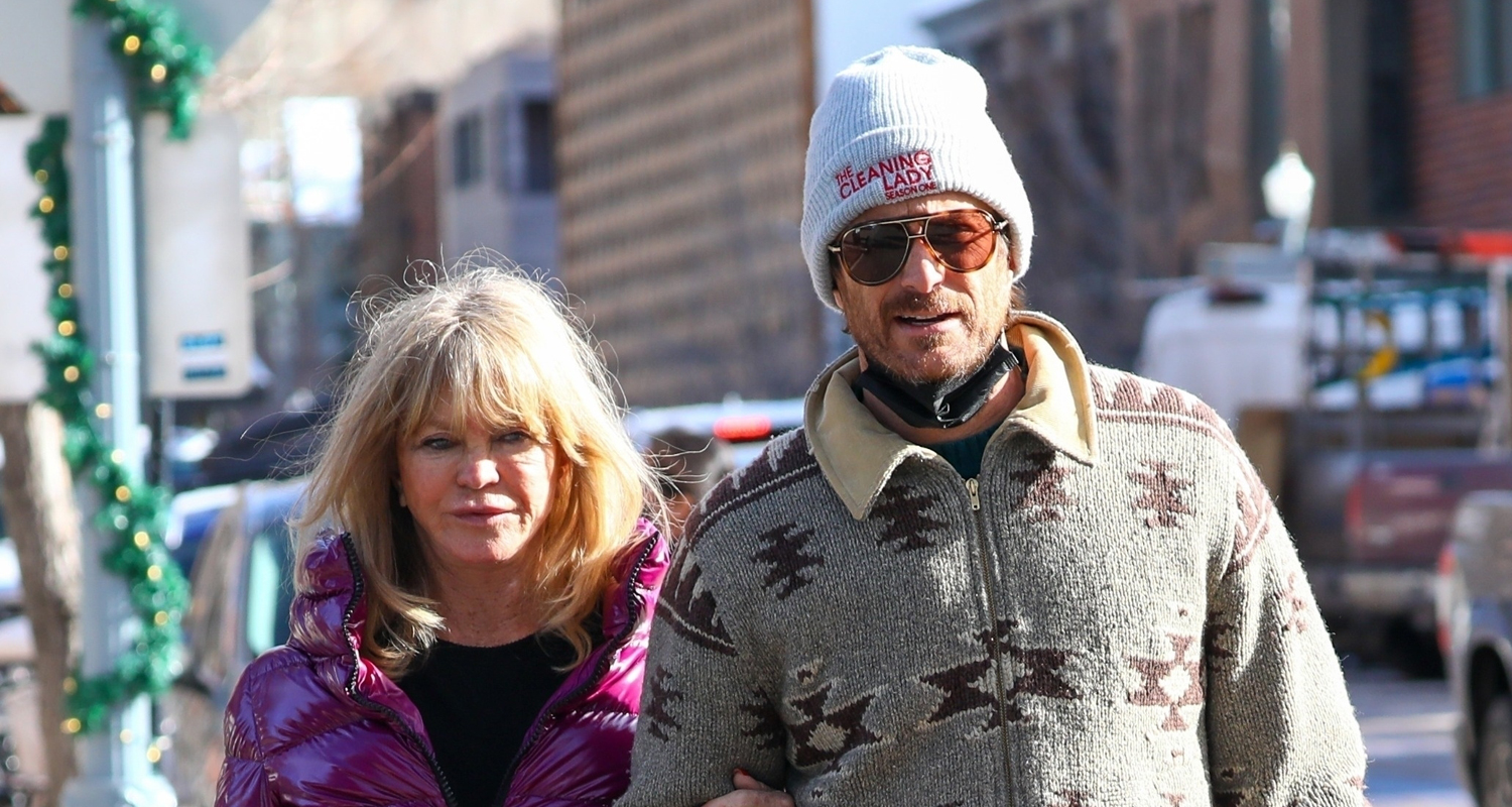 Goldie Hawn & Son Oliver Hudson Link Arms While Shopping in Aspen