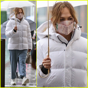 Jennifer Lopez Braves the Rainy Weather for Last-Minute Christmas Shopping at The Mall