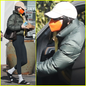 Kendall Jenner Tries to Keep Low Profile While Grabbing Lunch to Go