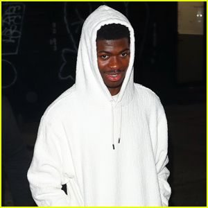 Lil Nas X Enjoys a Night Out with Friends in Harlem!