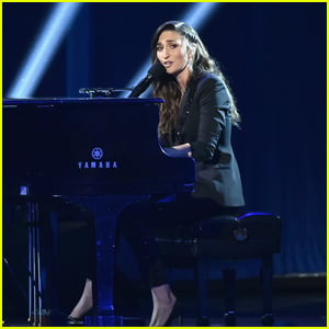 Sara Bareilles Opens Up About Deciding to Take Medicine & Dealing With Depression & Anxiety