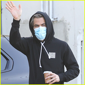 Chris Pine is Super Friendly While Picking Up His Daily Cup of Coffee