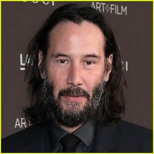 Keanu Reeves Took His Friends & Co-Workers on All-Expenses Paid 'Matrix Resurrections' Premiere Trip