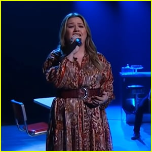 Kelly Clarkson Belts Out 'She Used to Be Mine' from Broadway's 'Waitress' - Watch Now!