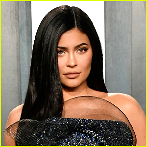Kylie Jenner Looks Ahead to 2022 After 'Many Heartaches' of 2021