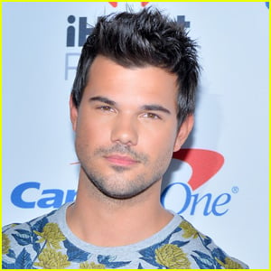 Taylor Lautner Recalls Being 'Scared' to Go Out in Public Amid 'Twilight' Fame