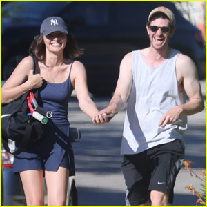 Andrew Garfield & Girlfriend Alyssa Miller Share a Laugh & Hold Hands Leaving Tennis Match