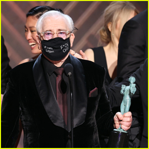 Brian Cox Wears 'F--k Off' Mask & Gives Impassioned Speech About Ukraine & Russia at SAG Awards 2022