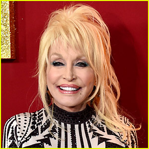 Dolly Parton to Host ACM Awards 2022