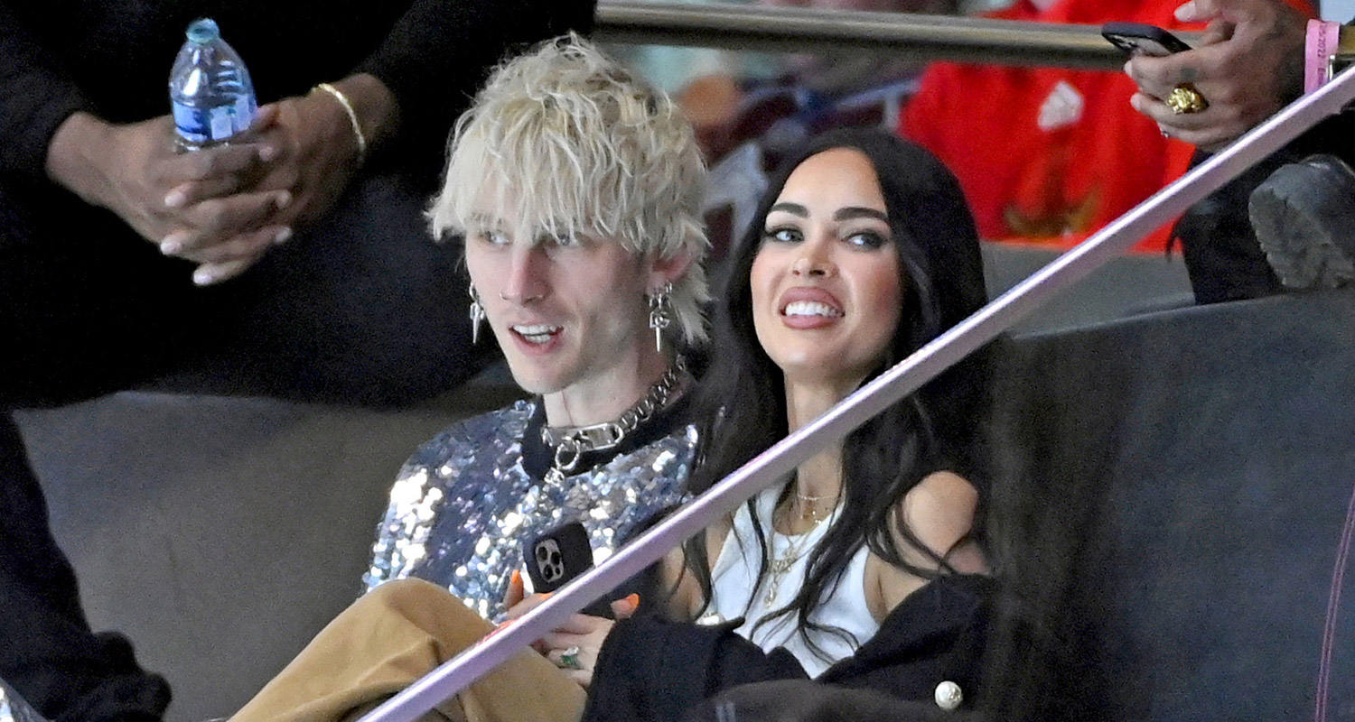 Megan Fox Cozies Up to Fiance Machine Gun Kelly at NHL AllStar Game(02)