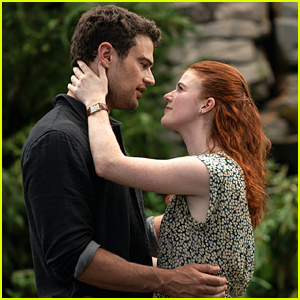 Rose Leslie & Theo James Embrace in New 'The Time Traveler's Wife' Images from HBO