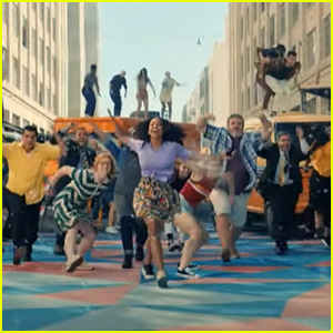 Vroom's Super Bowl 2022 Commercial: Flake the Musical Gives 'La La Land' Vibes - Watch Now!