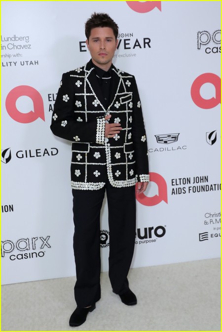 Ronen Rubinstein at the Elton John Oscar Party 2022