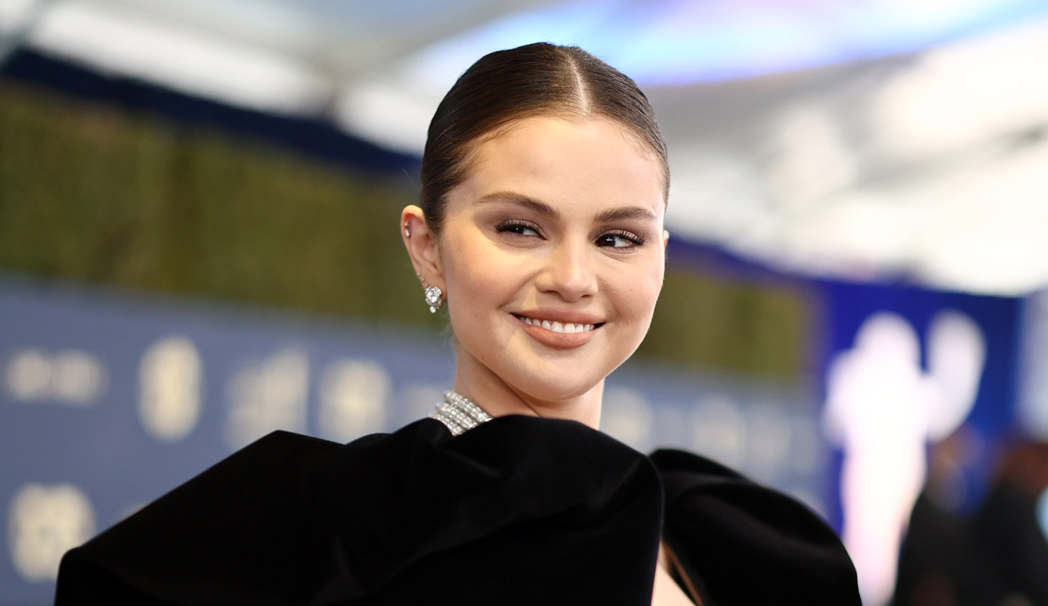 Selena Gomez Source Shoots Down Latest Dating Rumors Selena Gomez(02)