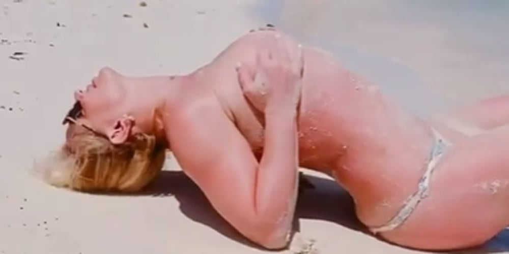 Britney Spears Goes Topless While Having Fun in the Sun at the Beach | Bikini, Britney Spears, Shirtless - Vimarsana News