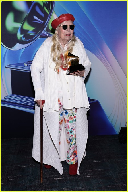 Joni Mitchell on the Grammys 2022 red carpet