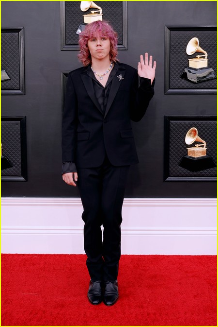 The Kid LAROI on the Grammys 2022 red carpet