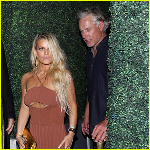 Jessica Simpson Bares Some Underboob in Sexy Cut-Out Dress at Jessica Alba's Birthday Party