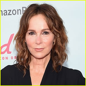 'Dirty Dancing' Sequel Starring Jennifer Grey Finds Director, Plans Early 2024 Release