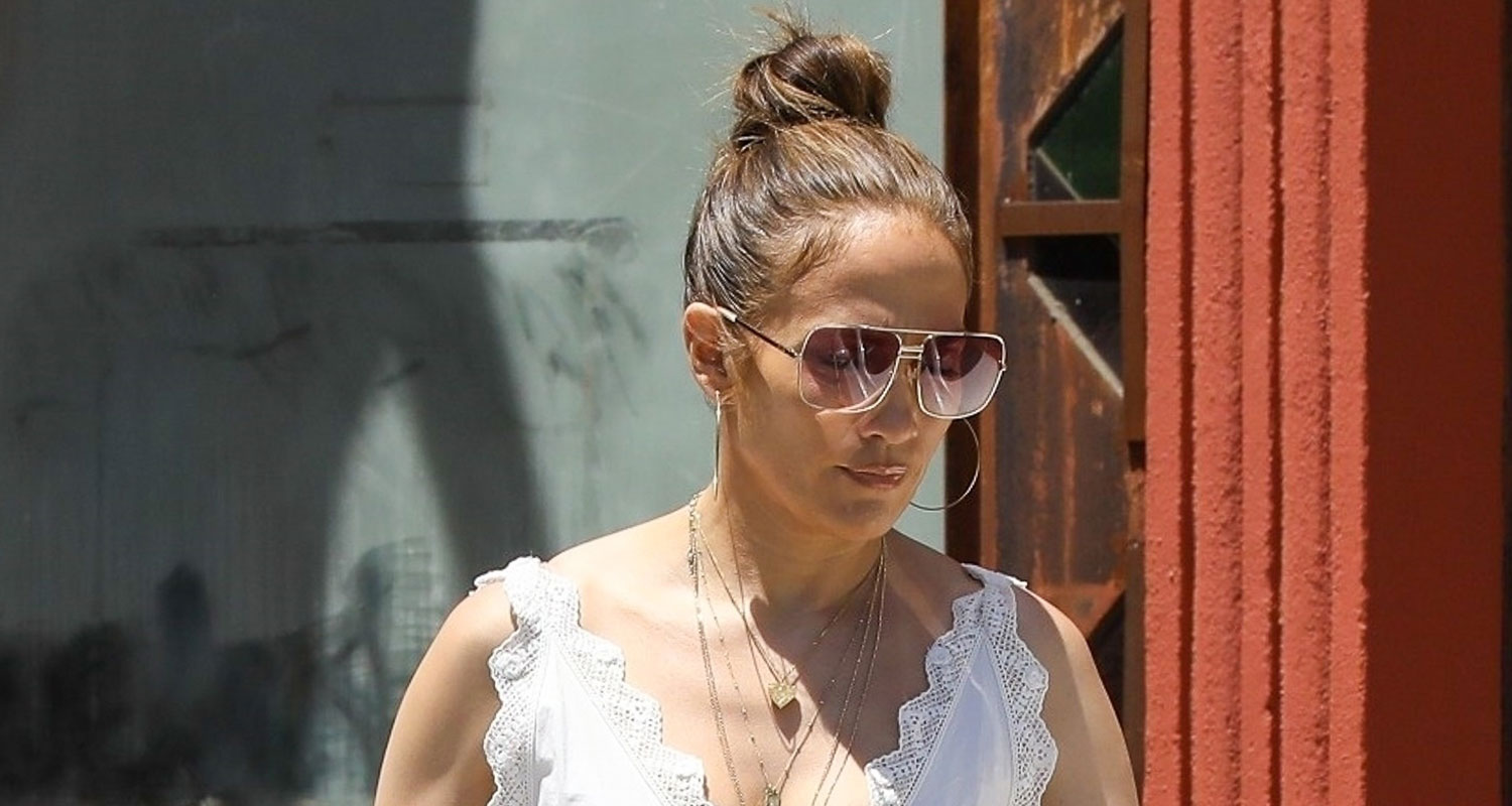 Jennifer Lopez Stops by Vintage Store to Do Some Shopping