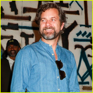 Joshua Jackson Meets Up with Friends for Dinner in West Hollywood