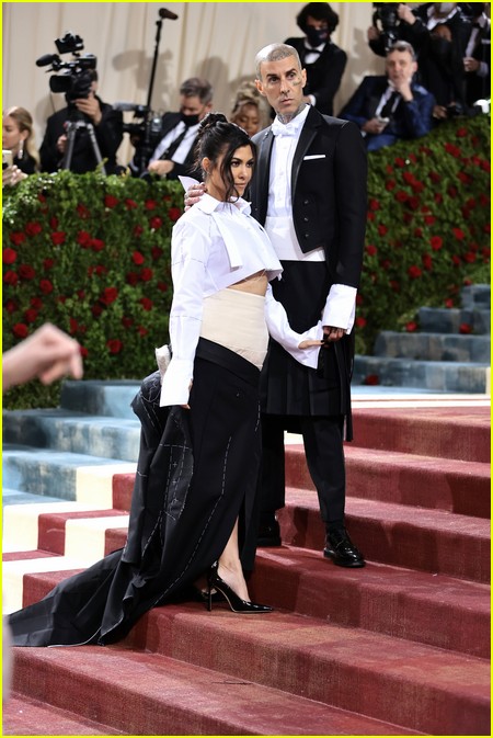 Kourtney Kardashian, Travis Barker on the 2022 Met Gala red carpet
