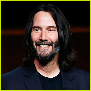 Keanu Reeves Is Going Viral Over His Exchange with a Young Fan at the Airport & It Was All Transcribed By a Fellow Passenger