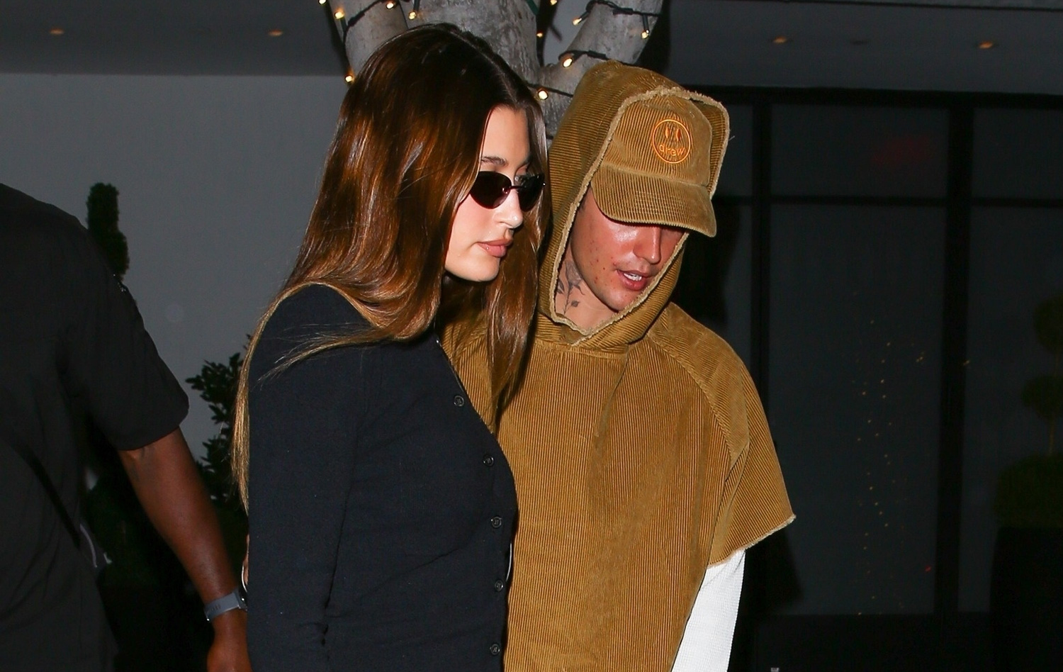 Justin & Hailey Bieber Grabbed Dinner at Catch Steak On a Very Star