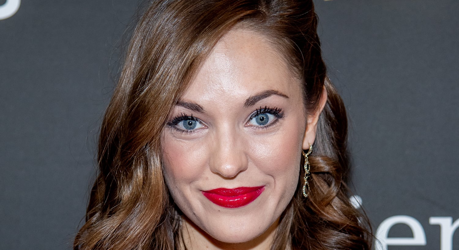 Broadway Star Laura Osnes Sues Newspaper for Defamation After Firing Claims | Laura Osnes - Vimarsana News