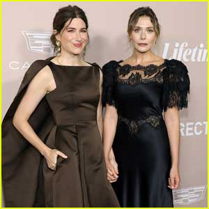 Elizabeth Olsen & Kathryn Hahn Have 'WandaVision' Reunion at Variety's Power Of Women 2022 Event