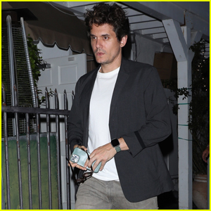 John Mayer Grabs Dinner with Friends in Santa Monica
